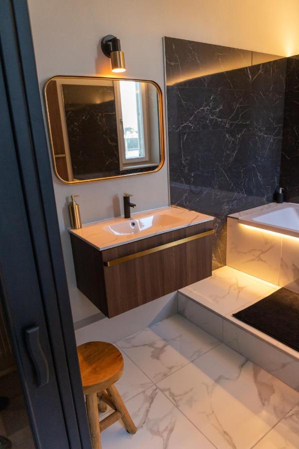 Les Bc Bg Apartment Charleville-Mezieres Bagian luar foto